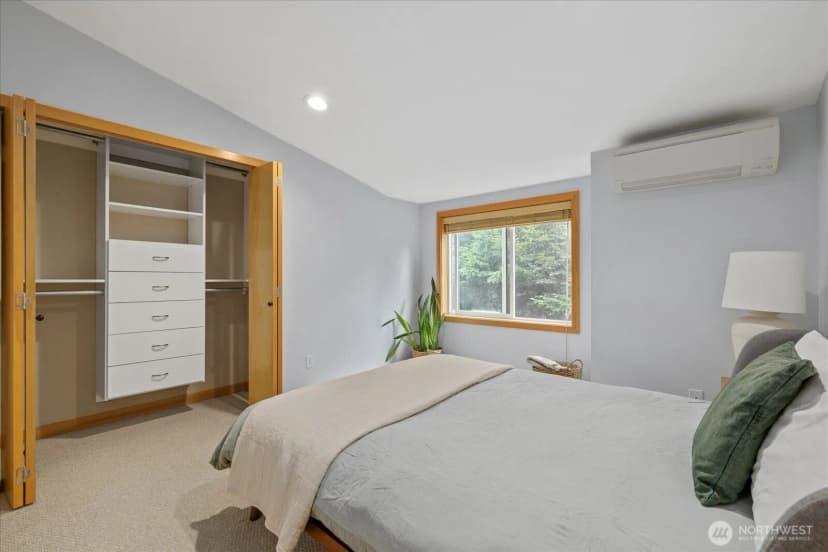 Property photo for 9748 4th Avenue Nw #b, Seattle photo 19