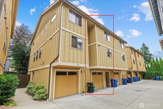 Property photo for 9748 4th Avenue Nw #b, Seattle photo 3