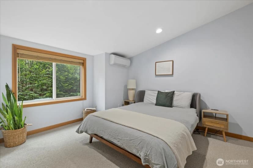 Property photo for 9748 4th Avenue Nw #b, Seattle photo 18