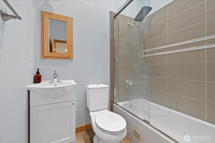 Property photo for 9748 4th Avenue Nw #b, Seattle photo 20