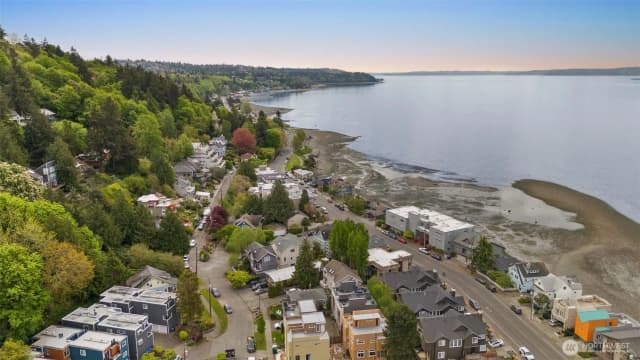 Property photo for 4135 Chilberg Avenue Sw #a, Seattle photo 2