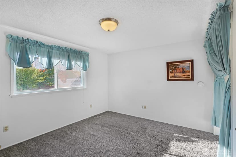 Property photo for 9926 257th St Court E, Graham photo 14