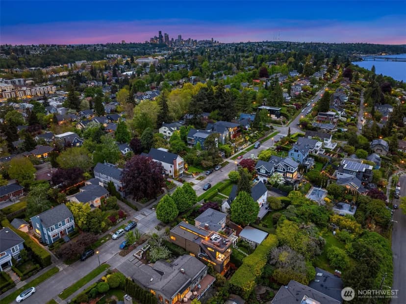 Property photo for 3812 Cascadia Avenue S, Seattle photo 4