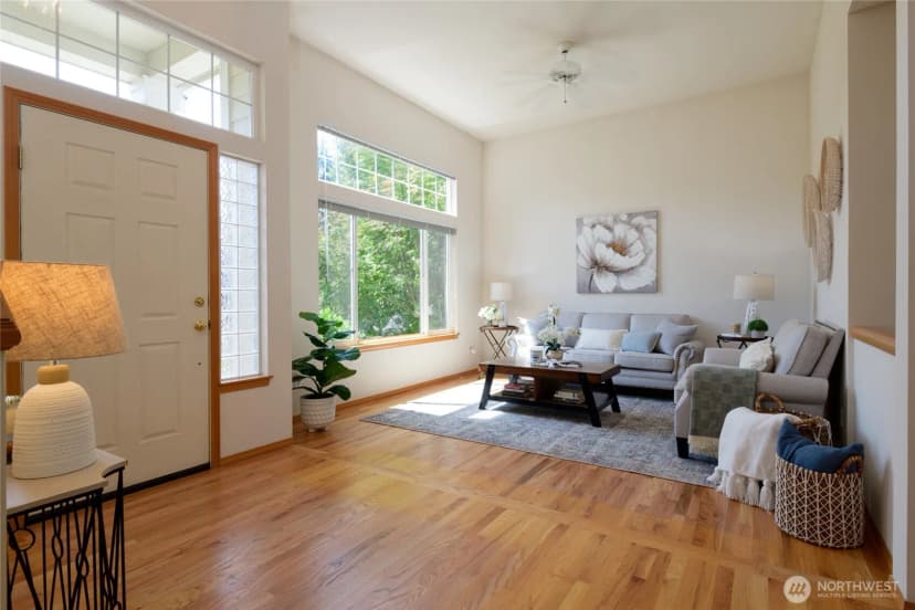 Property photo for 19516 5th Avenue S, Des Moines photo 3