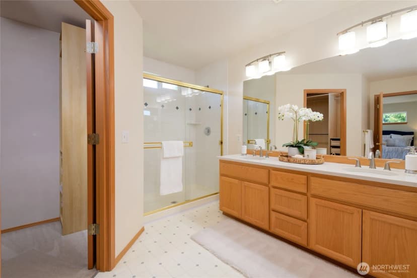 Property photo for 19516 5th Avenue S, Des Moines photo 22
