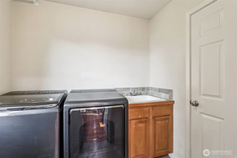 Property photo for 11518 3rd Avenue Ct, Tacoma photo 17