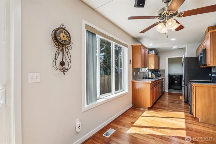 Property photo for 11518 3rd Avenue Ct, Tacoma photo 11