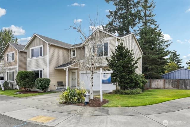 Property photo for 11518 3rd Avenue Ct, Tacoma photo 2