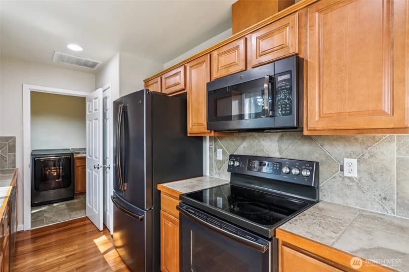 Property photo for 11518 3rd Avenue Ct, Tacoma photo 9