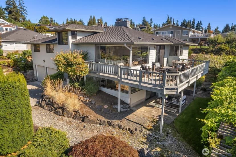 Property photo for 826 Maple Street, Edmonds photo 2