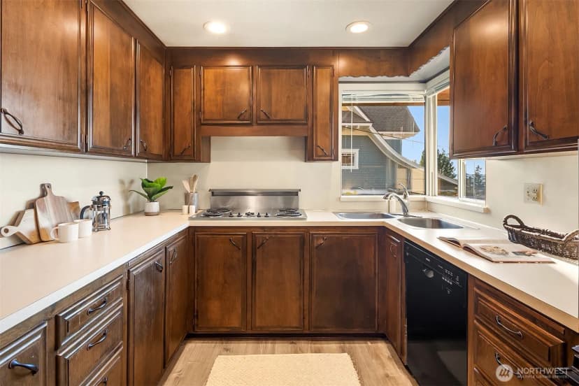 Property photo for 826 Maple Street, Edmonds photo 17