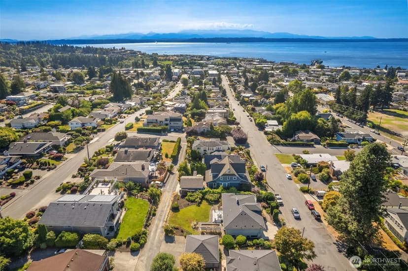 Property photo for 826 Maple Street, Edmonds photo 39