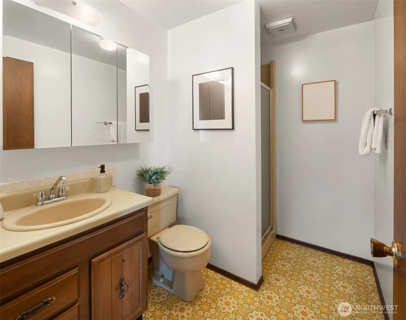 Property photo for 826 Maple Street, Edmonds photo 32
