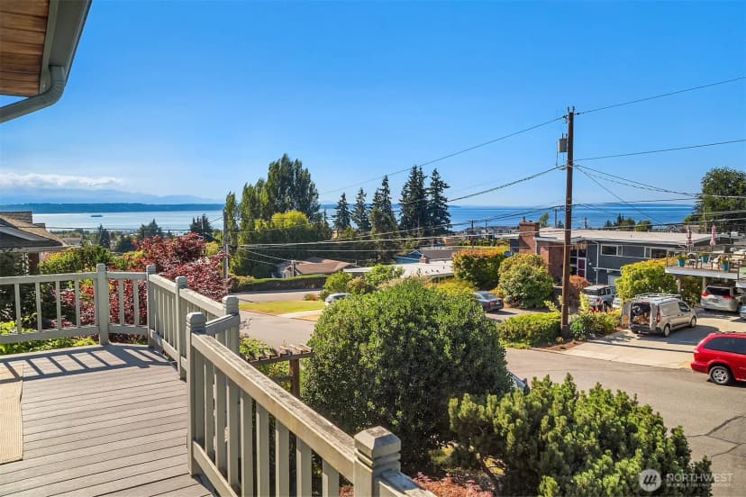 Property photo for 826 Maple Street, Edmonds photo 4