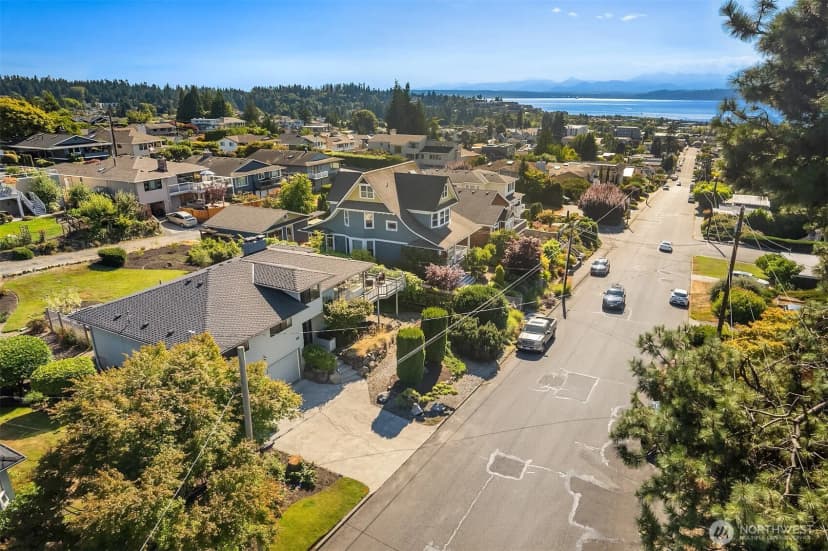Property photo for 826 Maple Street, Edmonds photo 36