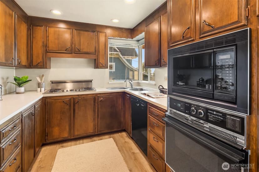 Property photo for 826 Maple Street, Edmonds photo 16