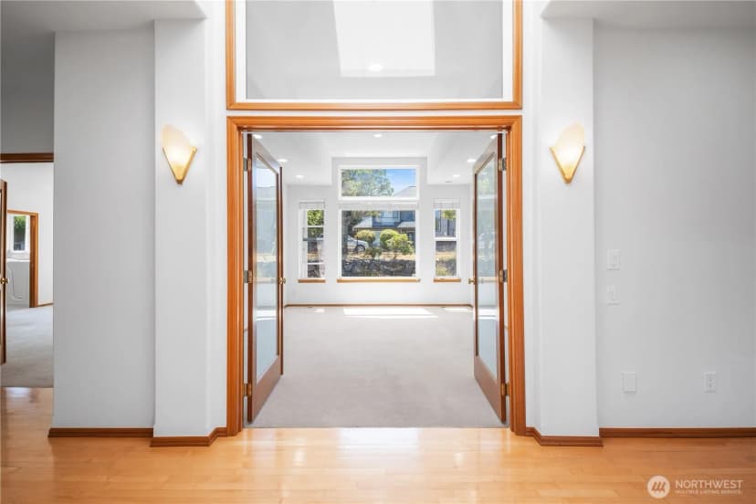 Property photo for 1021 Sw 120th Street, Seattle photo 3