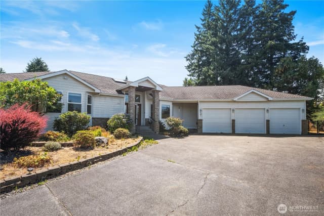 Property photo for 1021 Sw 120th Street, Seattle