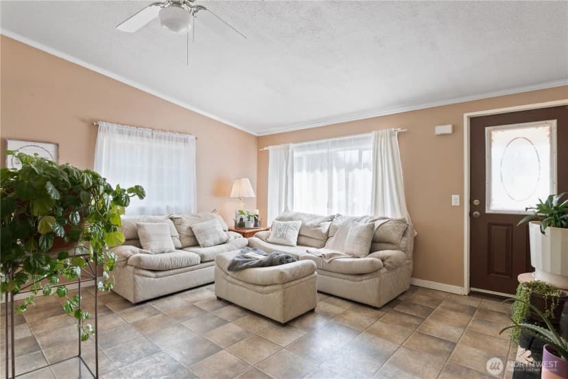 Property photo for 21014 Birch Place, Ocean Park photo 4