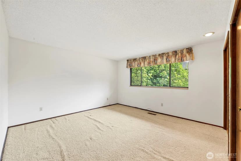 Property photo for 24324 138th Avenue Se, Kent photo 29