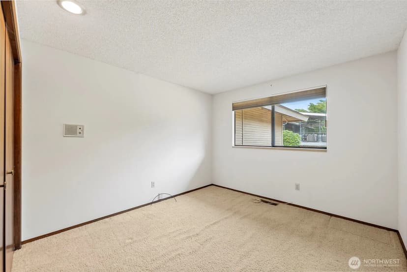 Property photo for 24324 138th Avenue Se, Kent photo 28