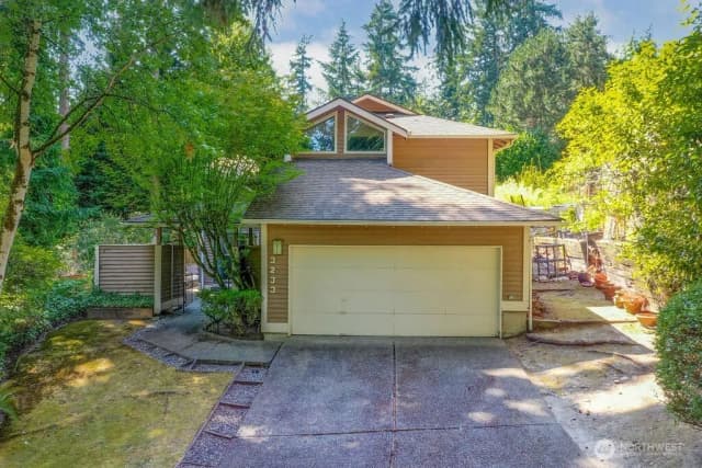 Property photo for 3233 168th Place Se, Bellevue