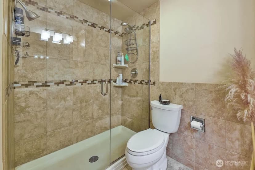 Property photo for 3233 168th Place Se, Bellevue photo 15