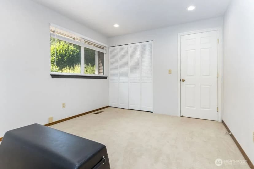 Property photo for 3233 168th Place Se, Bellevue photo 18