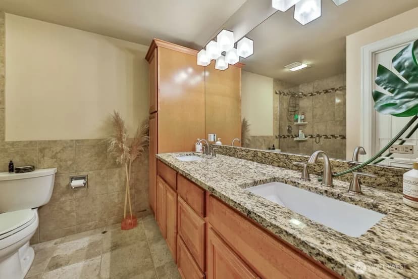 Property photo for 3233 168th Place Se, Bellevue photo 14