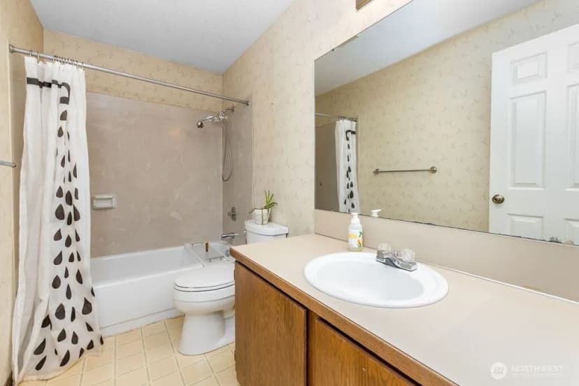 Property photo for 3233 168th Place Se, Bellevue photo 17
