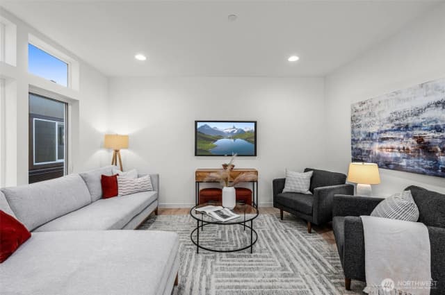 Property photo for 9215 Densmore Avenue N, Seattle photo 5