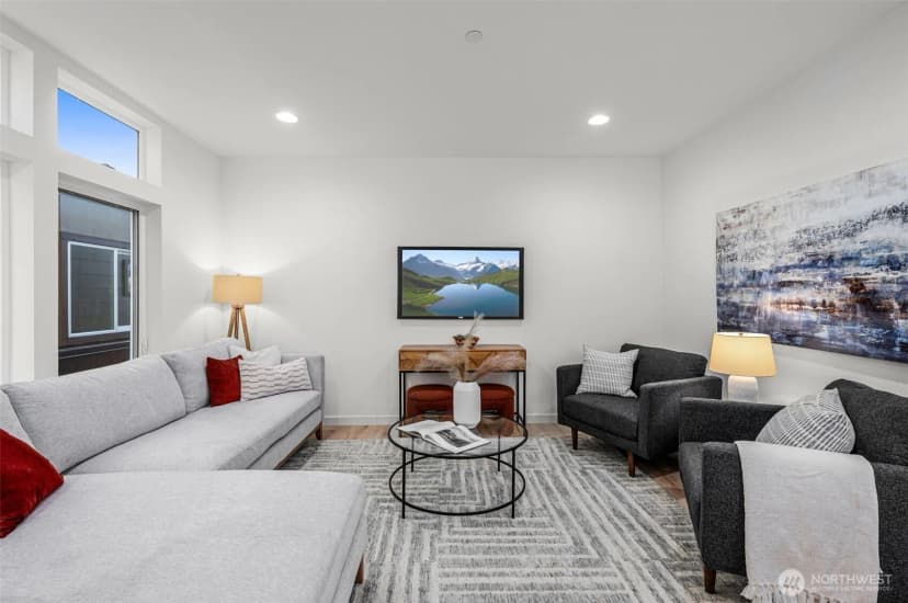 Property photo for 9215 Densmore Avenue N, Seattle photo 5
