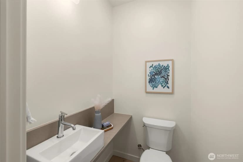 Property photo for 9215 Densmore Avenue N, Seattle photo 22