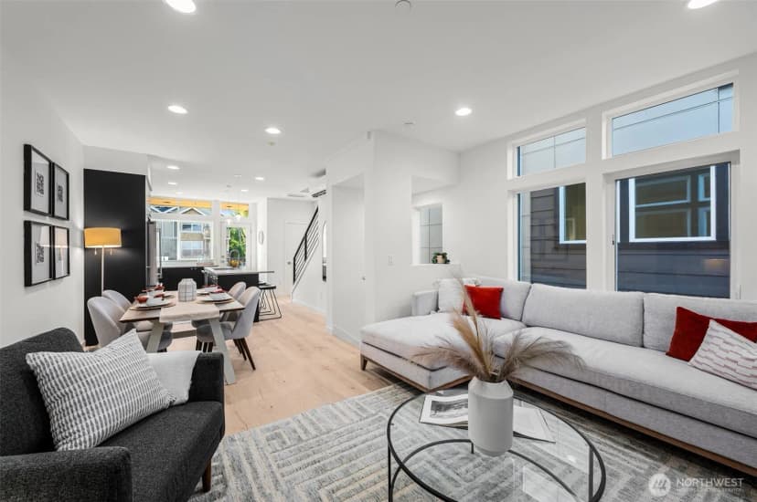 Property photo for 9215 Densmore Avenue N, Seattle photo 6