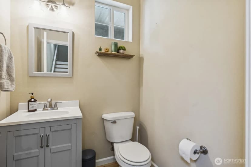Property photo for 7605 Columbia Way Ne, Lacey photo 10