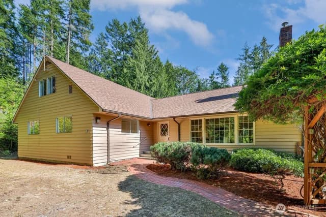 Property photo for 13420 252nd Avenue Se, Issaquah photo 2
