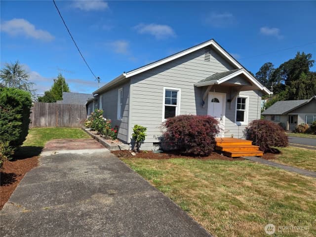 Property photo for 201 S 9th Avenue, Kelso photo 2