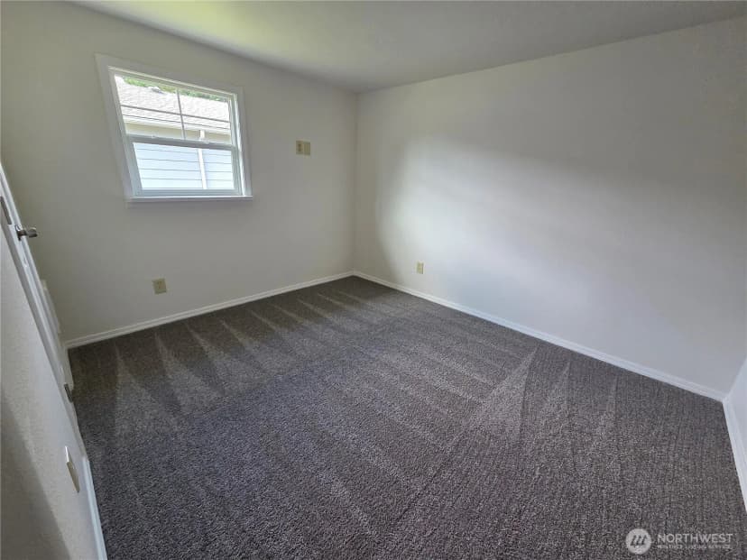 Property photo for 201 S 9th Avenue, Kelso photo 10