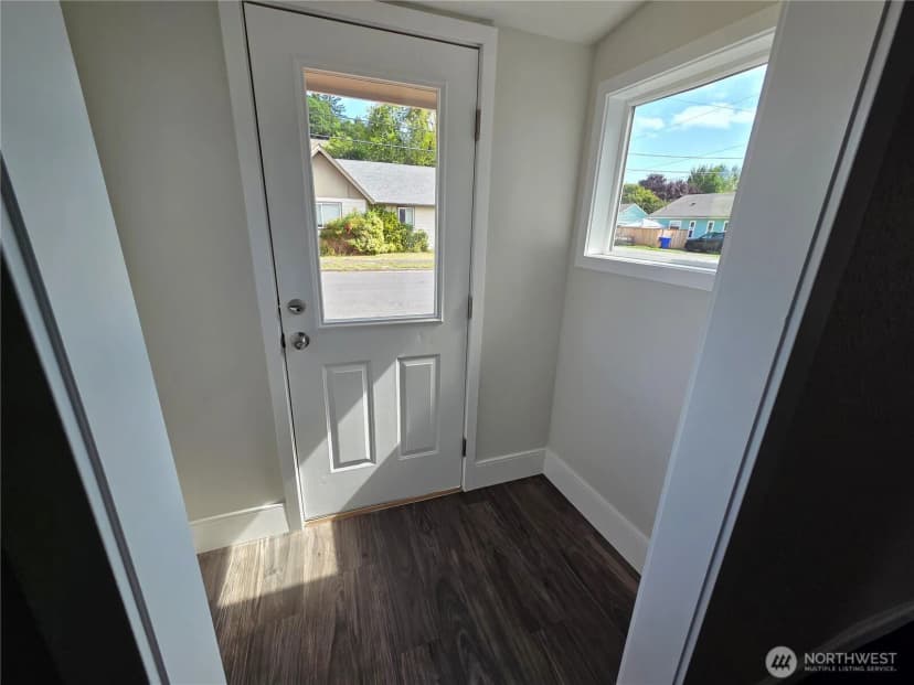 Property photo for 201 S 9th Avenue, Kelso photo 11