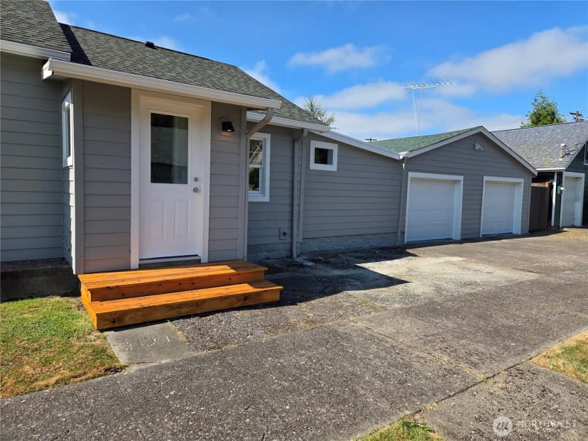 Property photo for 201 S 9th Avenue, Kelso photo 3