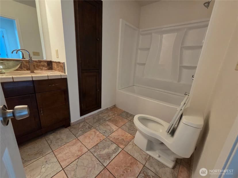 Property photo for 201 S 9th Avenue, Kelso photo 8
