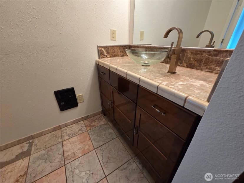 Property photo for 201 S 9th Avenue, Kelso photo 9