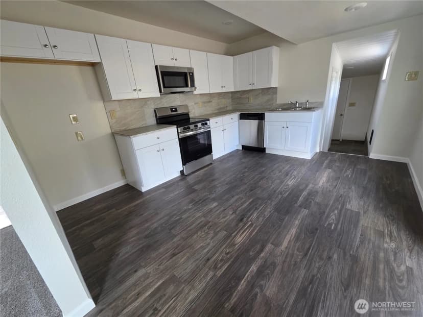 Property photo for 201 S 9th Avenue, Kelso photo 5