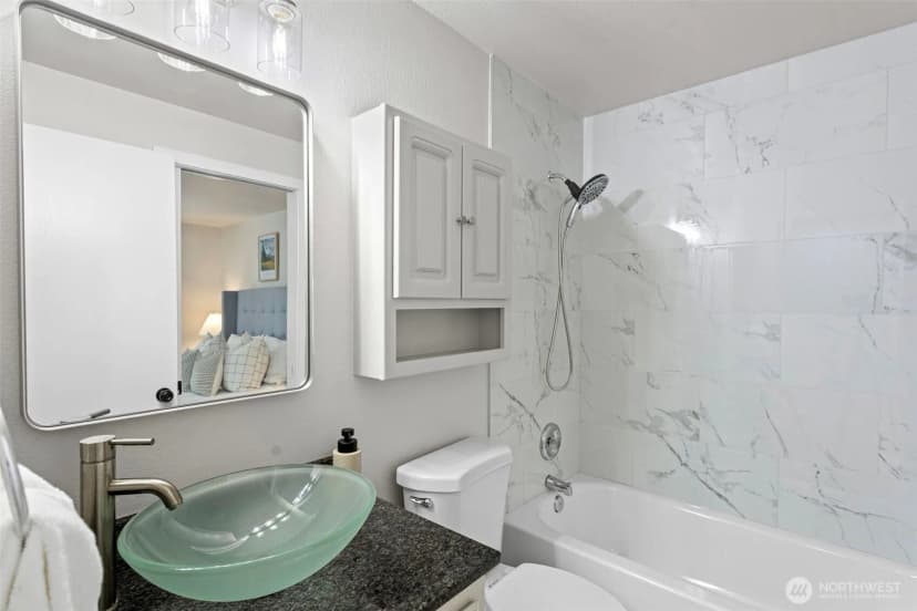 Property photo for 14026 Wallingford Avenue N, Seattle photo 15