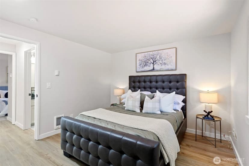 Property photo for 14026 Wallingford Avenue N, Seattle photo 17