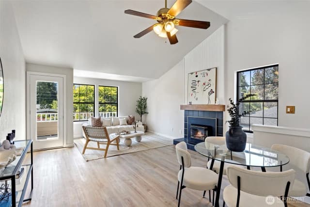 Property photo for 14026 Wallingford Avenue N, Seattle photo 2