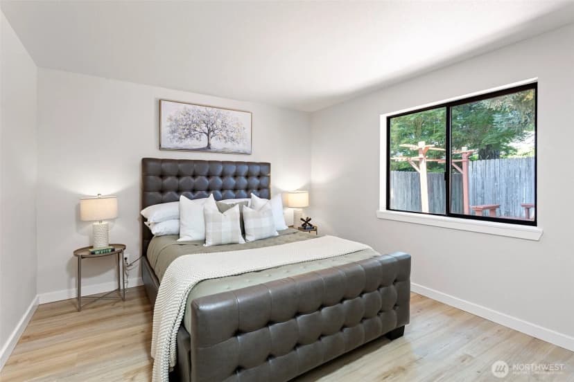 Property photo for 14026 Wallingford Avenue N, Seattle photo 16