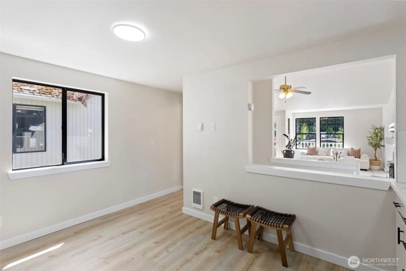 Property photo for 14026 Wallingford Avenue N, Seattle photo 12
