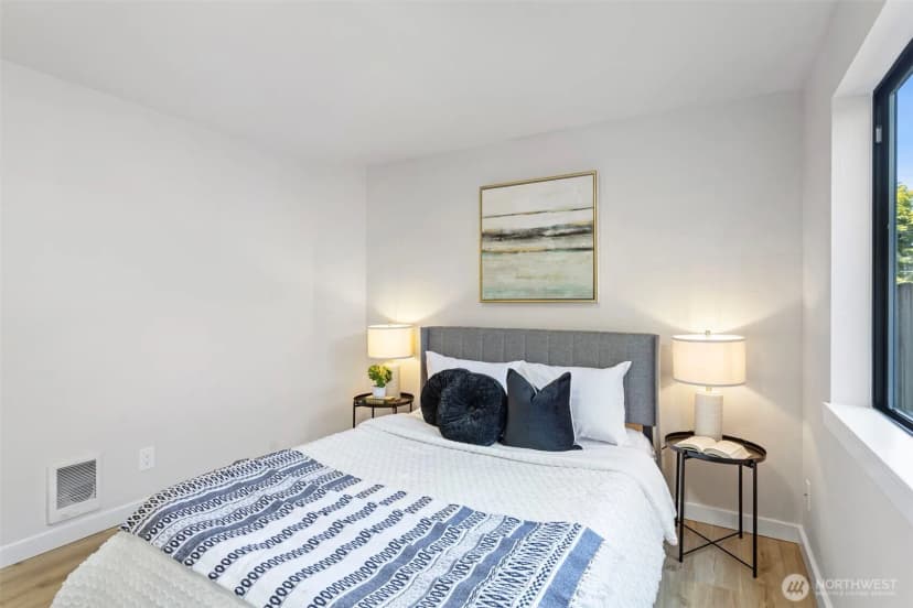 Property photo for 14026 Wallingford Avenue N, Seattle photo 21