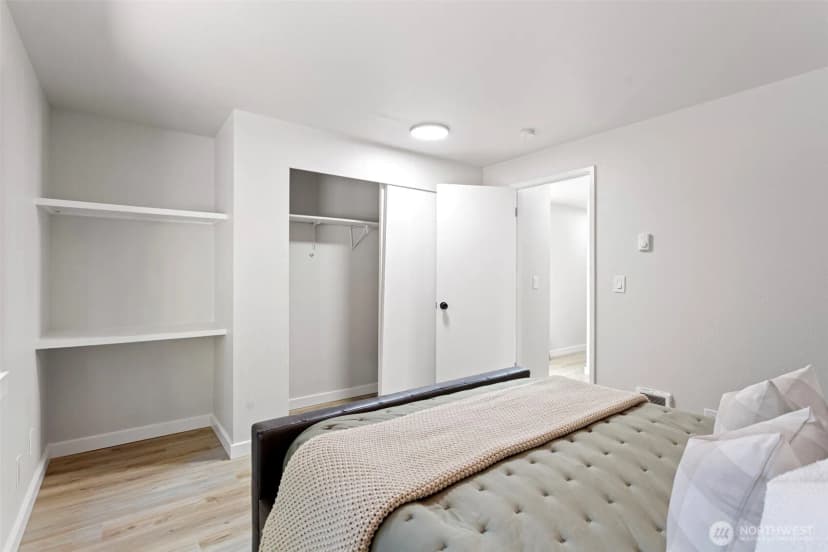 Property photo for 14026 Wallingford Avenue N, Seattle photo 18